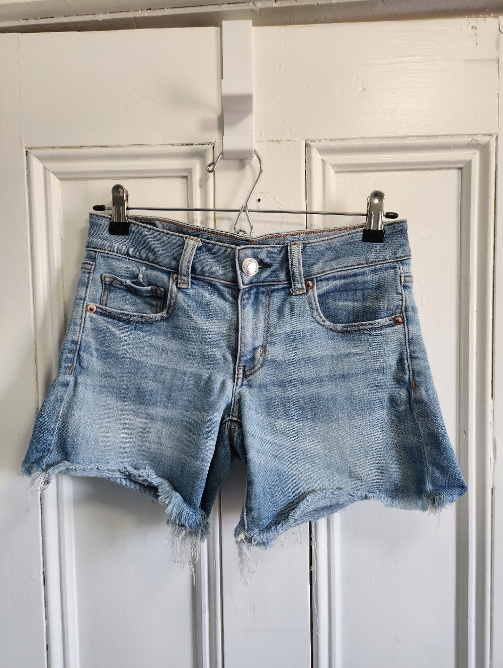 American Eagle Cutoff Denim Midi Shorts - Size 4